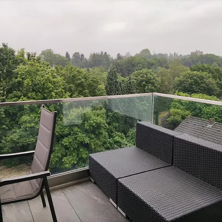 Luxurioese, Grosse Mit Parkblick
