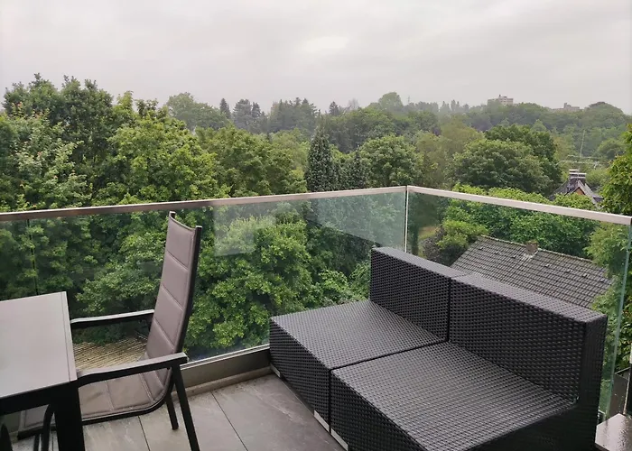 Luxurioese, Grosse Mit Parkblick